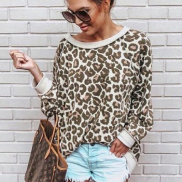4/$25    -Ecowish Cheetah Print Sweatshirt- M - Picture 1 of 5